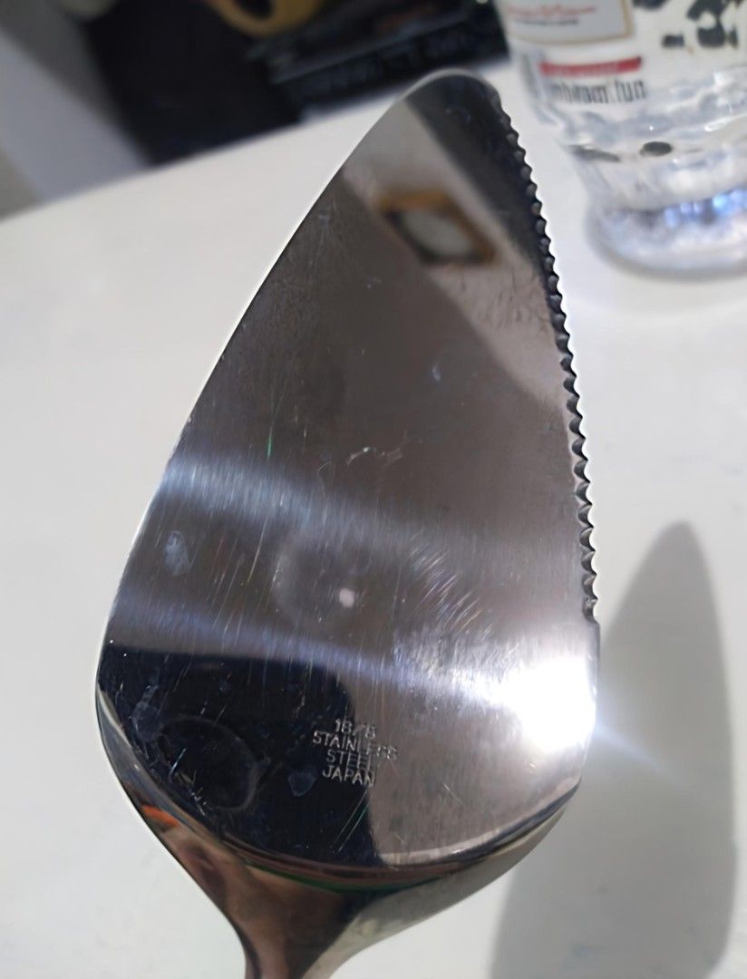 Cake Shovel Slicer (Category: Other Kitchenware & Tableware) located in Bulacan. Submitted by mitchikoscollection (Listing ID 1468033287, Image 2). Description: Authentic Original Rare Vintage and Collectible Cake Shovel / Slicer 🍰 Stainless steel with Ceramic handle ...
