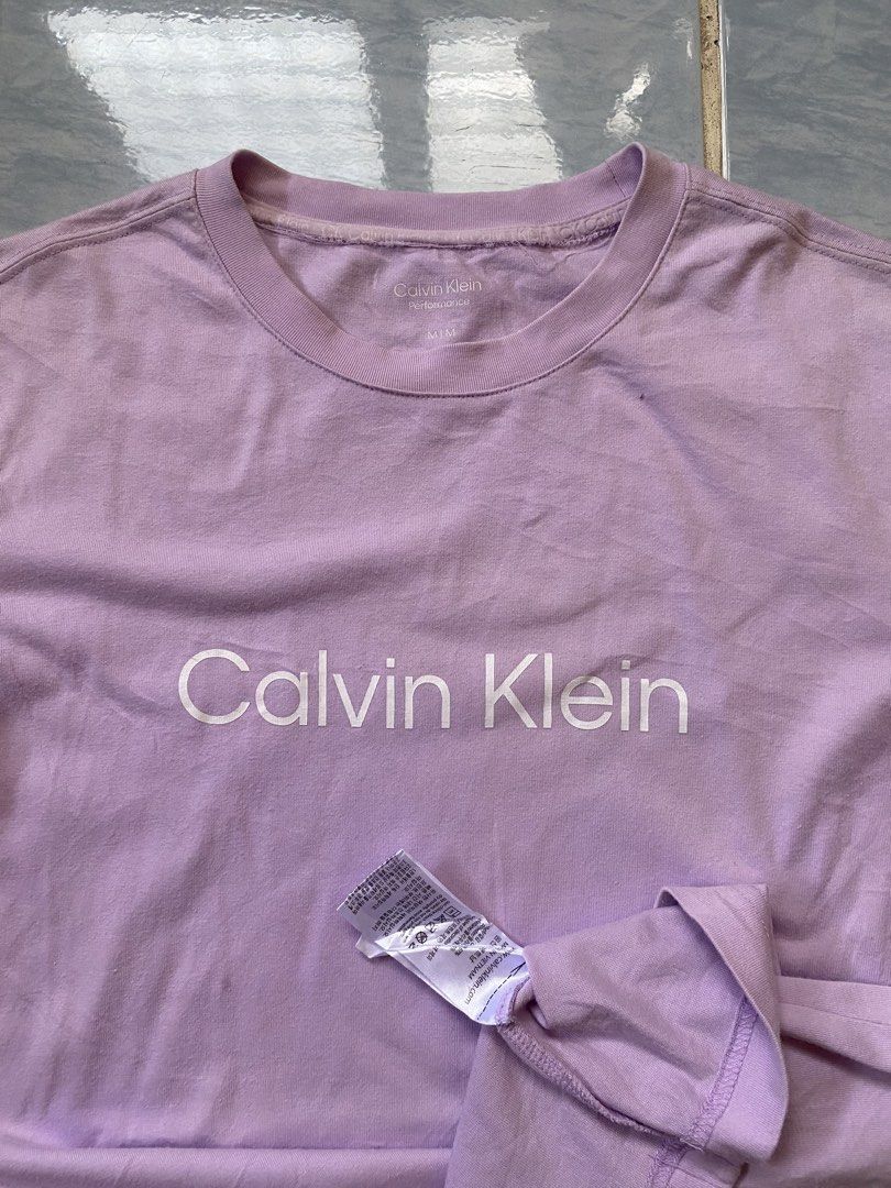 Calvin Klein (Category: Tshirts & Polo Shirts ) located in General Santos City (Dadiangas). Submitted by itzzur.rapi (Listing ID 1467844064, Image 2). Description: .