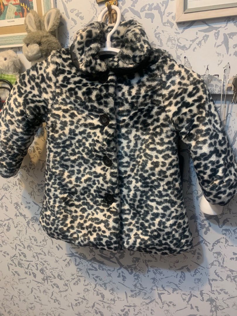 Calvin Klein kids coat (Category: Maternity Care) located in Dasmarinas. Submitted by fameandfad (Listing ID 1468045137, Image 1). Description: Authentic Calvin Klein coat soft and Fluffy animal print.