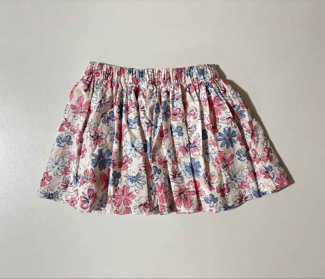 Calvin Klein Original Floral Skort Size 2T (Category: Babies & Kids Fashion) located in Meycauayan. Submitted by jekwaki (Listing ID 1467976376, Image 1). Description: Calvin Klein Jeans floral skirt with built-in shorts underneath. Pink, blue, and white flower print all over. Elastic waistband for easy dressing. Size 2T toddler sizing. Worn once..