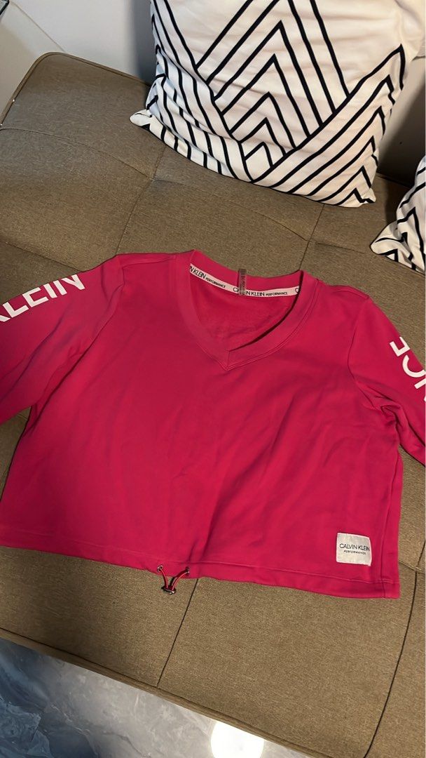 calvin klein performance (Category: Coats, Jackets and Outerwear) located in Digos. Submitted by namiyuuu1 (Listing ID 1467999086, Image 2). Description: .