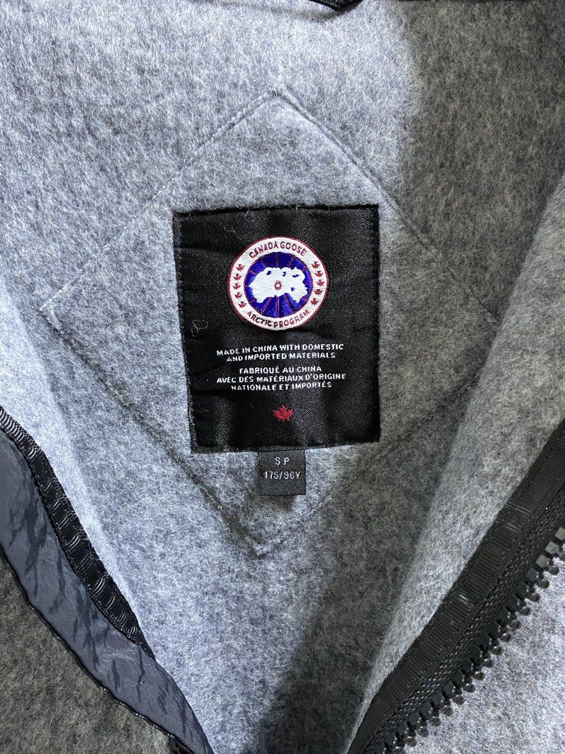 Canada goose (Category: Coats, Jackets and Outerwear) located in Muntinlupa City. Submitted by keaquintan94623 (Listing ID 1467994645, Image 2). Description: Canada goose Chilliwalk fleece bomber jacket 22x25 Shoulder 19 Sleeve length 24 No issue Brand new / hang tag -7500 only Dm to purchase.