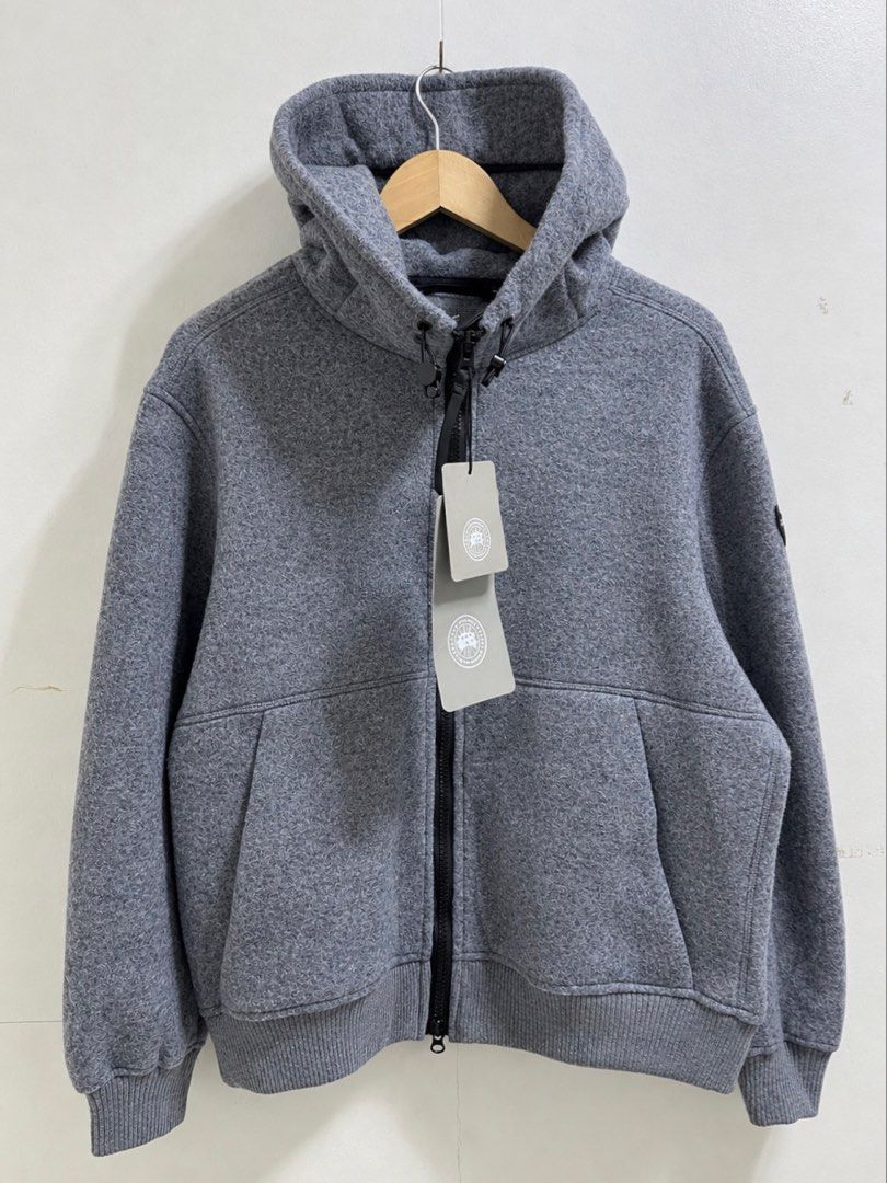 Canada goose (Category: Coats, Jackets and Outerwear) located in Muntinlupa City. Submitted by keaquintan94623 (Listing ID 1467994645, Image 1). Description: Canada goose Chilliwalk fleece bomber jacket 22x25 Shoulder 19 Sleeve length 24 No issue Brand new / hang tag -7500 only Dm to purchase.