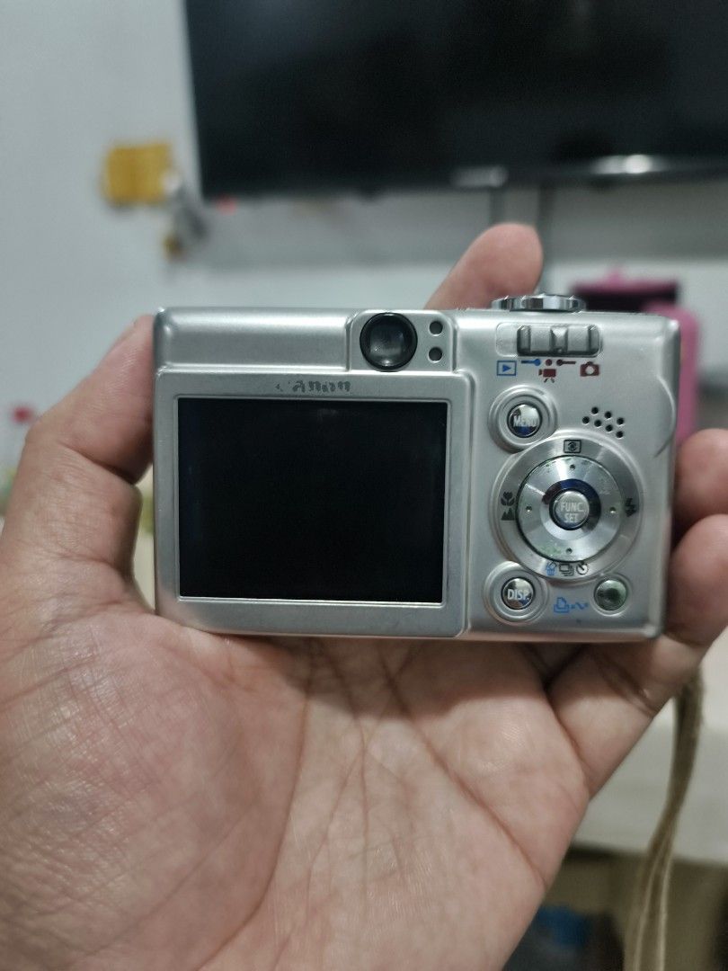 Canon Digital IXUS 40 (Category: Cameras) located in Manila. Submitted by jenmelvin001795 (Listing ID 1467922136, Image 2). Description: 👉 minor LCD burn inclusion ✅battery ✅strap ✅original charger.