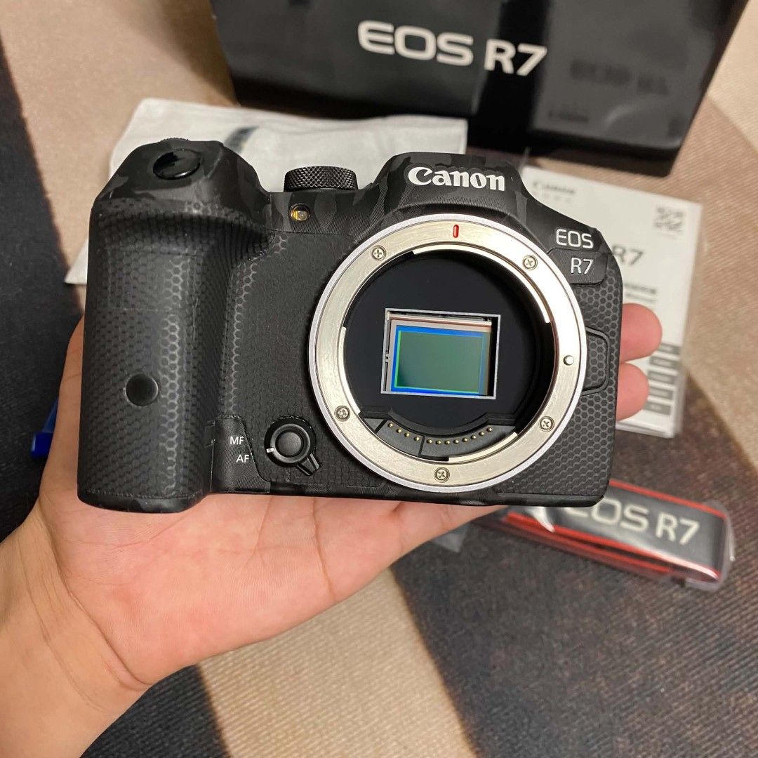 Canon EOS R7 Mirrorless Camera Body with Box (Category: Cameras) located in Rodriguez. Submitted by tan_13 (Listing ID 1467874691, Image 3). Description: Canon R7 body All working Clean sensor No rubber peeling No dead pixels and lcd vignette Skin installed since day one Tempered installed since day one Low shutter count Still under warranty 15month left Local unit with receipt Inclusions: Canon R7 body Charger (unused) Battery Strap (unused) Box
