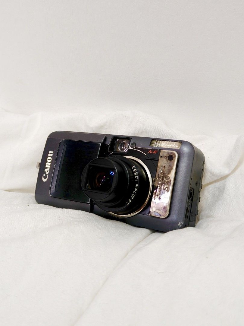 Canon PowerShot S70 Digital Camera Digicam | Full inclusion (Category: Cameras) located in Quezon City. Submitted by chvchuu (Listing ID 1467971395, Image 2). Description: Negotiable! Ready to use♡ Perfect for Film like aesthetic♡ unedited sample photos Feel free to dm for questions and more sample pics♡ ☆ 7.1 megapixels, CCD Sensor ☆ 28mm wide angle lens (perfect for selfies) ☆ can shoot RAW format for more flexible editing (loved by photographe