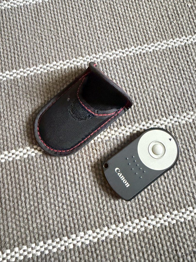 Canon RC-6 Remote Control (Category: Other Gadgets) located in Pasig City. Submitted by jgbeautique (Listing ID 1467881608, Image 1). Description: RFS: not using SLR cameras anymore. In perfect condition and was seldom used..
