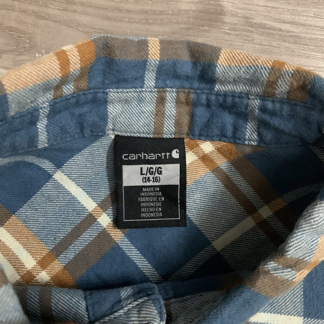 Carhartt (Category: Formal Shirts) located in Cavite. Submitted by yobubsss (Listing ID 1468051072, Image 3). Description: Size Large youth fit adult small 19w 26L Good condition No issue.