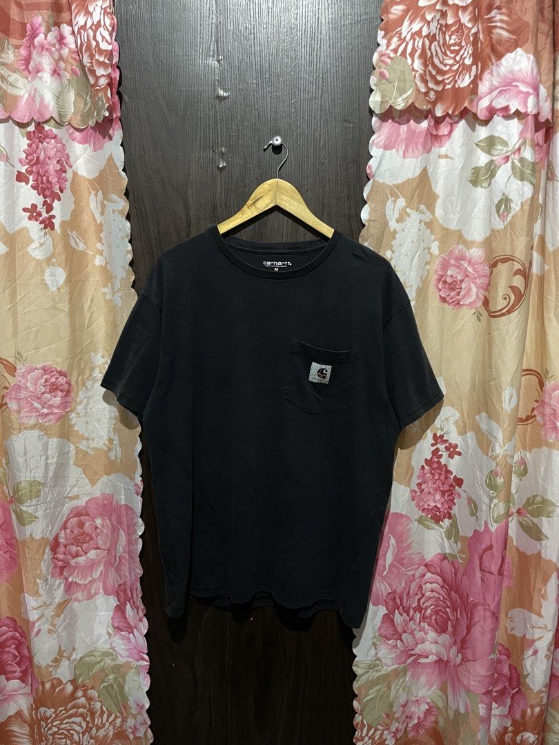 CARHARTT WIP (Category: Tshirts & Polo Shirts ) located in Cagayan de Oro. Submitted by dwight_666 (Listing ID 1467997696, Image 2). Description: size mediium on tag 22x28 complete tags excellent condition flawless no issue color rate: 9/10.