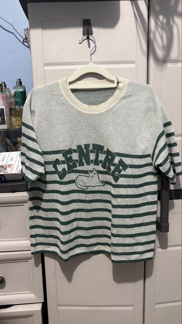 Cat Knitted Top (Category: Shirts) located in Quezon City. Submitted by dinesaur (Listing ID 1468031785, Image 1). Description: L-XL.