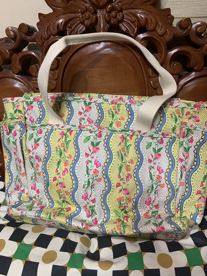 Cath Kidston Tote bag/sling bag (Category: Tote Bags) located in General Trias. Submitted by vpshoppe (Listing ID 1467991859, Image 2). Description: Cath Kidston Tote bag/with strap brandnew floral design L-11 inches/28 cm/width l-17 inc/44cm wide-3 1/2 inc/9cm with tag for sure buyer only .
