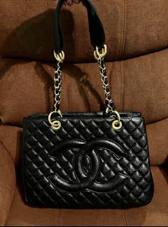 (Category: ) located in . Submitted by luxxechic (Listing ID 1467912103, Image 1). Description: .