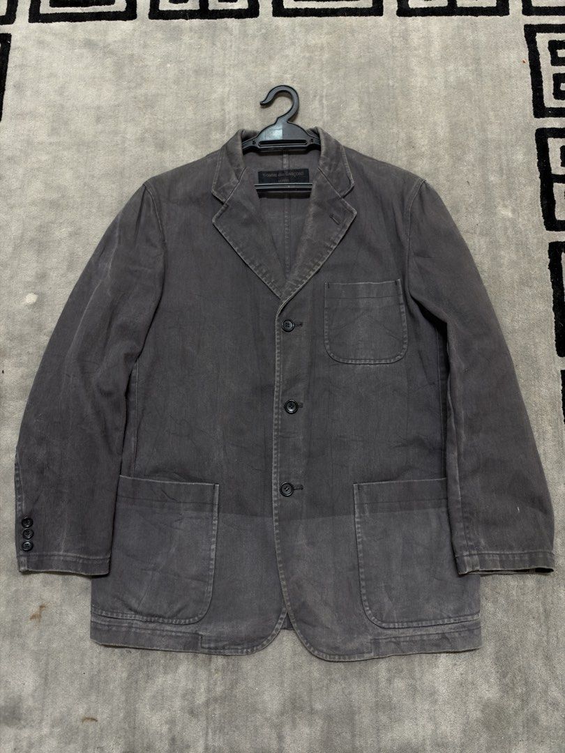 CDG Jacket (Category: Coats, Jackets and Outerwear) located in Klang. Submitted by houseofgrailed (Listing ID 1467957984, Image 1). Description: 8/10 baik P22 L30.
