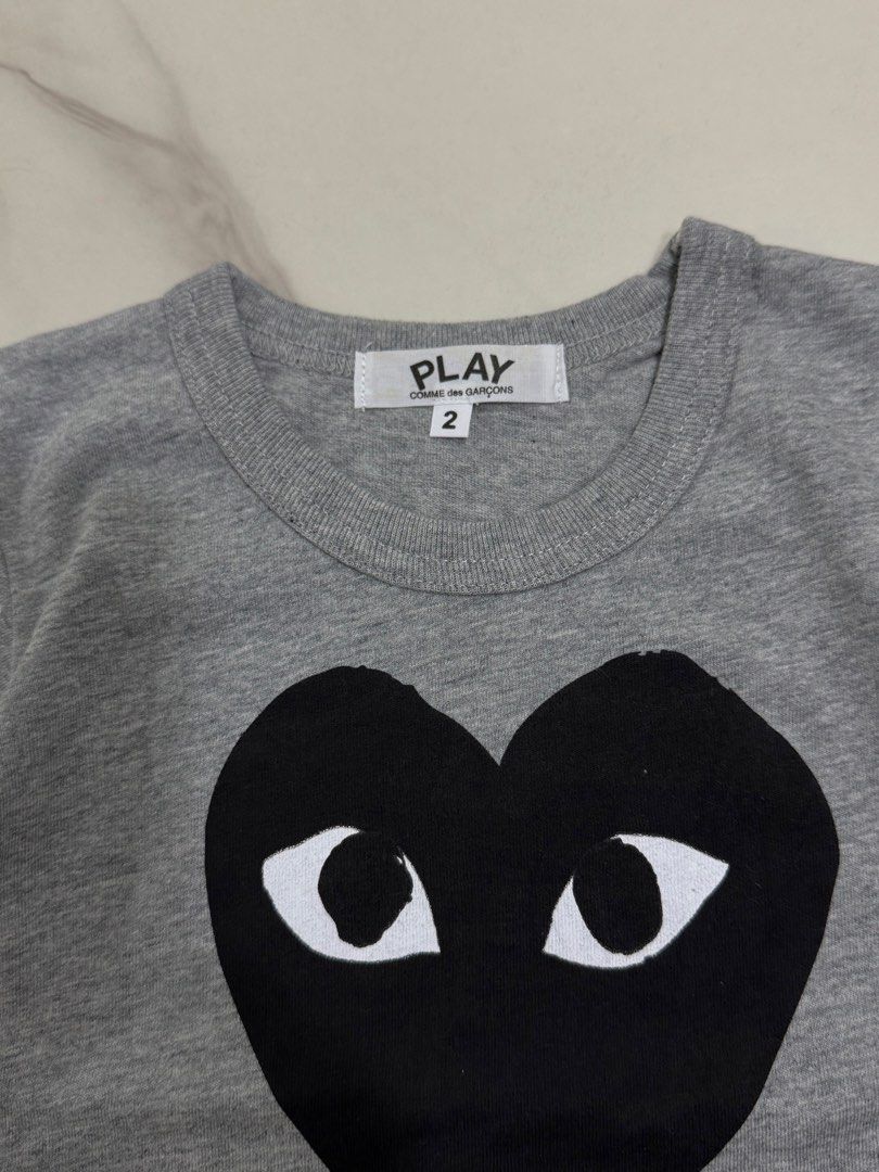 Cdg plat kids Tshirt (Category: Babies & Kids Fashion) located in Cavite. Submitted by avikareyes1215 (Listing ID 1467992882, Image 2). Description: For sale Cdg play kids tshirt P800 PER PIECE Authentic No issues Pm me Rfs: decluttering di na kasya sa pamangkin ko.