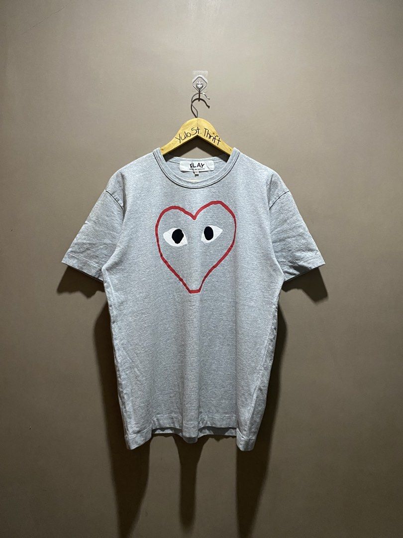 CDG Play (Category: Tshirts & Polo Shirts ) located in Iloilo. Submitted by yulostreet.thrift (Listing ID 1467992253, Image 1). Description: CDG Play Size 2XL on tags Complete tags 22Wx28L Best fit large Features the iconic heart logo print on the front 9.7/10 CR Excellent condition.