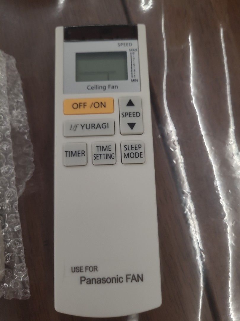 Ceiling fan controller (Category: Fans) located in Singapore. Submitted by timeattack (Listing ID 1467968527, Image 2). Description: 1 for 6$ 2 for 10$.