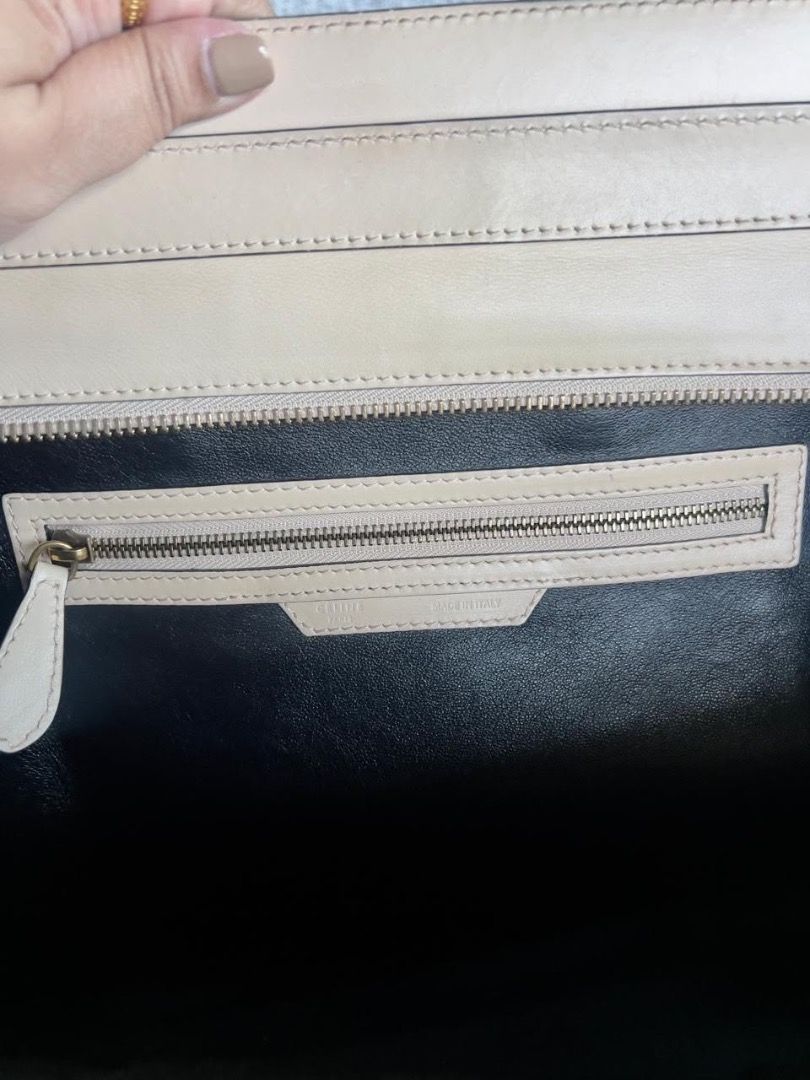 Celine Shoulder Bag (Category: Tote Bags) located in Imus. Submitted by zealturtle.286e76 (Listing ID 1467924886, Image 3). Description: Selling just to buy a new bag 😂🫣 Mint condition! 📍SM City Bacoor 📦 LBC, Grab, Lalamove or J&T .