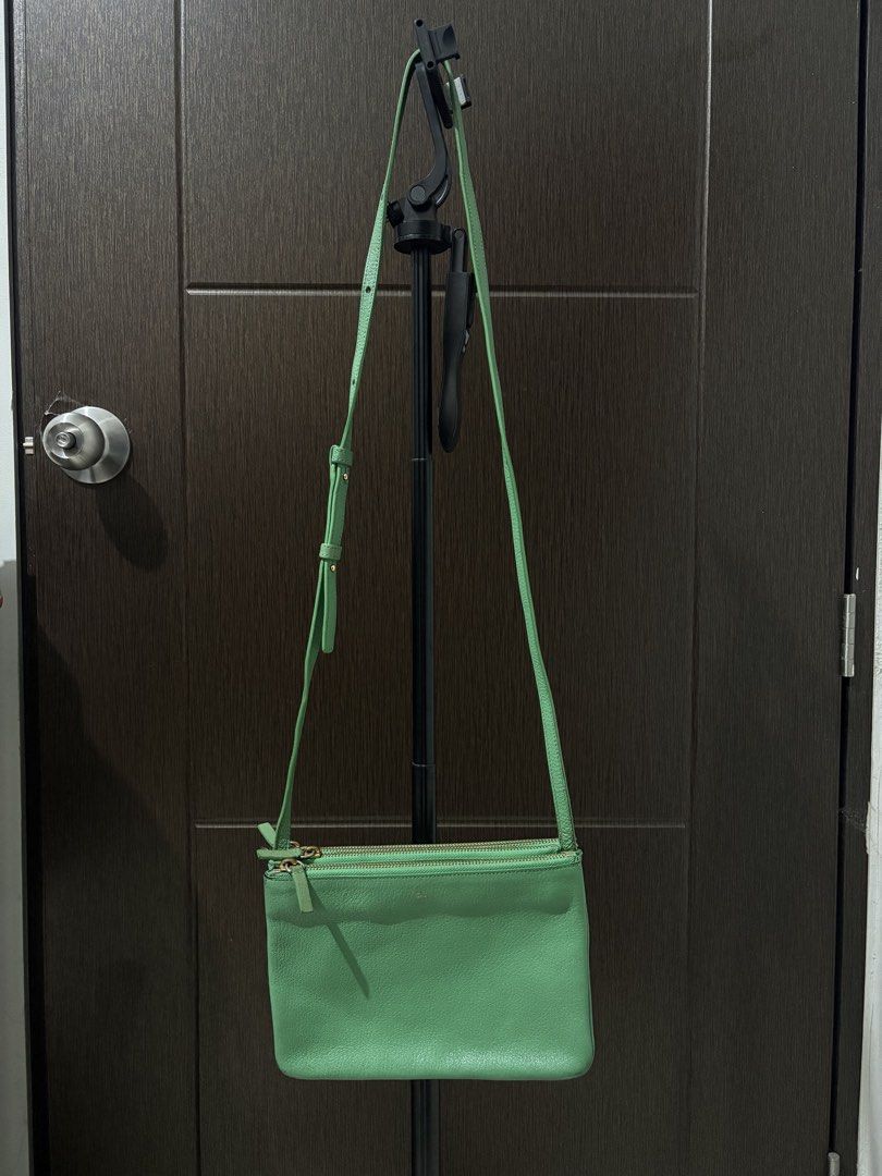 CELINE SMALL TRIO LEATHER SHOULDER BAG (Category: Luxury Bags & Wallets) located in Naga. Submitted by sislovesme (Listing ID 1467986061, Image 1). Description: •IN GOOD CONDITION • HAS MINOR SIGN OFF USE ON STRAP,RUBS CHECK PICS •AUTHENTIC •WIDTH 8.5 INCHES •HEIGHT 6 INCHES.