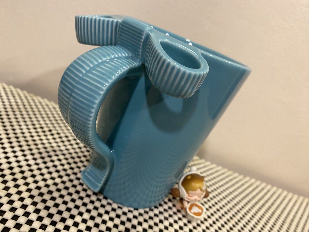 Ceramic Ribbon Mugs Blue and Red (Category: Coffee & Tea Tableware) located in Cainta. Submitted by lilxbigloveplayhouse (Listing ID 1467847405, Image 3). Description: - 380php each - Available to buy individually or as set.