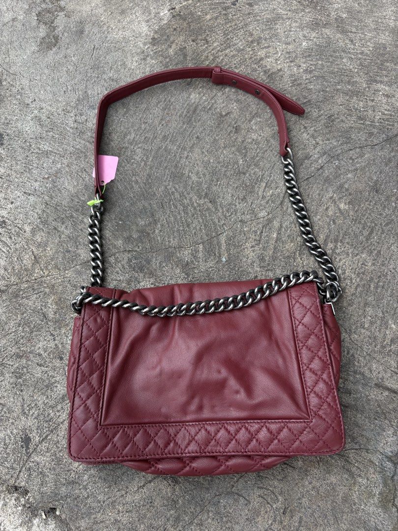 Chanel (Category: Shoulder Bags) located in Baguio. Submitted by thriftedbaguio (Listing ID 1467884916, Image 3). Description: Very Good Condition Needs cleaning Sign of use.
