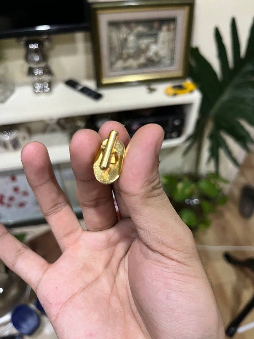 Chanel cufflink (Category: Luxury Apparel) located in Quezon City. Submitted by michypeachyy1 (Listing ID 1467908072, Image 3). Description: 300 plus shipping 1piece only.