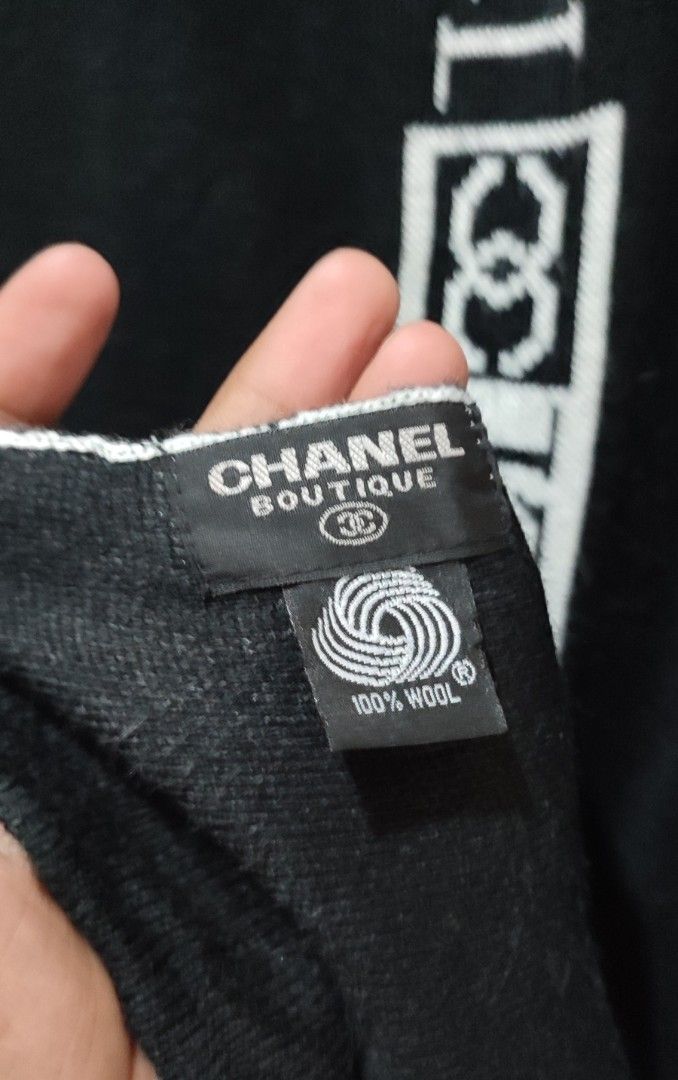 Chanel Scarf Knit (Category: Luxury Accessories) located in Solano. Submitted by johnpaulsanmiguel (Listing ID 1467916876, Image 3). Description: Chanel Scarf Knit 71 inches length Good Excellent No Flaws Japan Bale Off/Legit ikaw humusga 9.9/10.