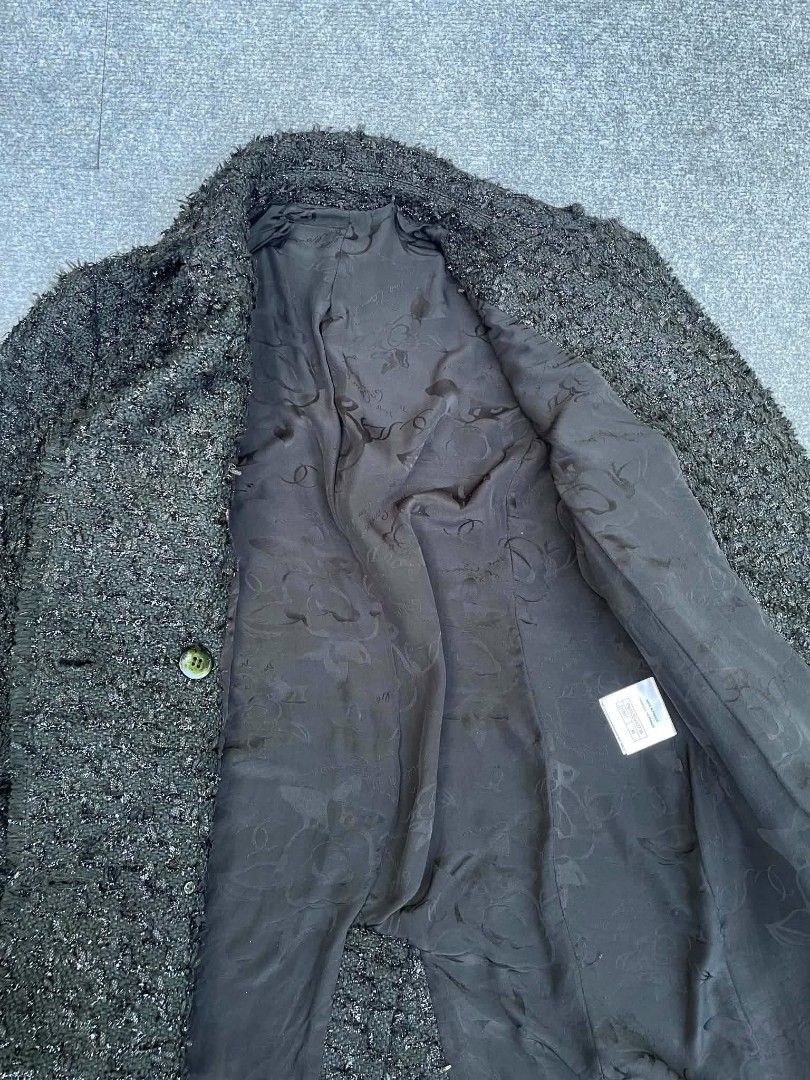 CHANEL TWEED JACKET (Category: Luxury Apparel) located in Tacloban City. Submitted by solothriftfinds (Listing ID 1467908797, Image 2). Description: CHANEL TWEED JACKET GOOD CONDITION MISSING NECK TAG.
