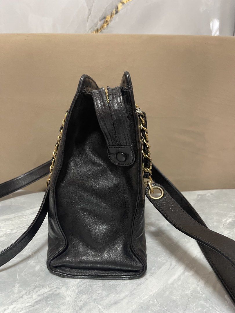 chanel vintage tote bag cc with COA (Category: Luxury Bags & Wallets) located in Quezon City. Submitted by brandmanila (Listing ID 1467877792, Image 3). Description: intact holo card dustbag with entrupy certifiacte of authenticity.