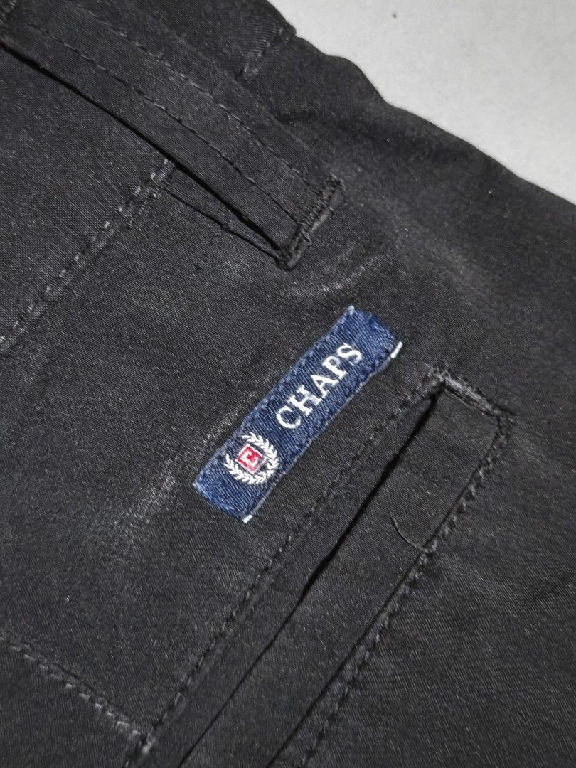 Chaps Solid Black Cargo Shorts (Category: Shorts) located in Naga. Submitted by makuri_4400 (Listing ID 1467987380, Image 3). Description: ‎​L - 21 ‎ ‎W - 20 ‎ ‎Leg hole - 13.5 ‎ ‎Issue - small pinhole.