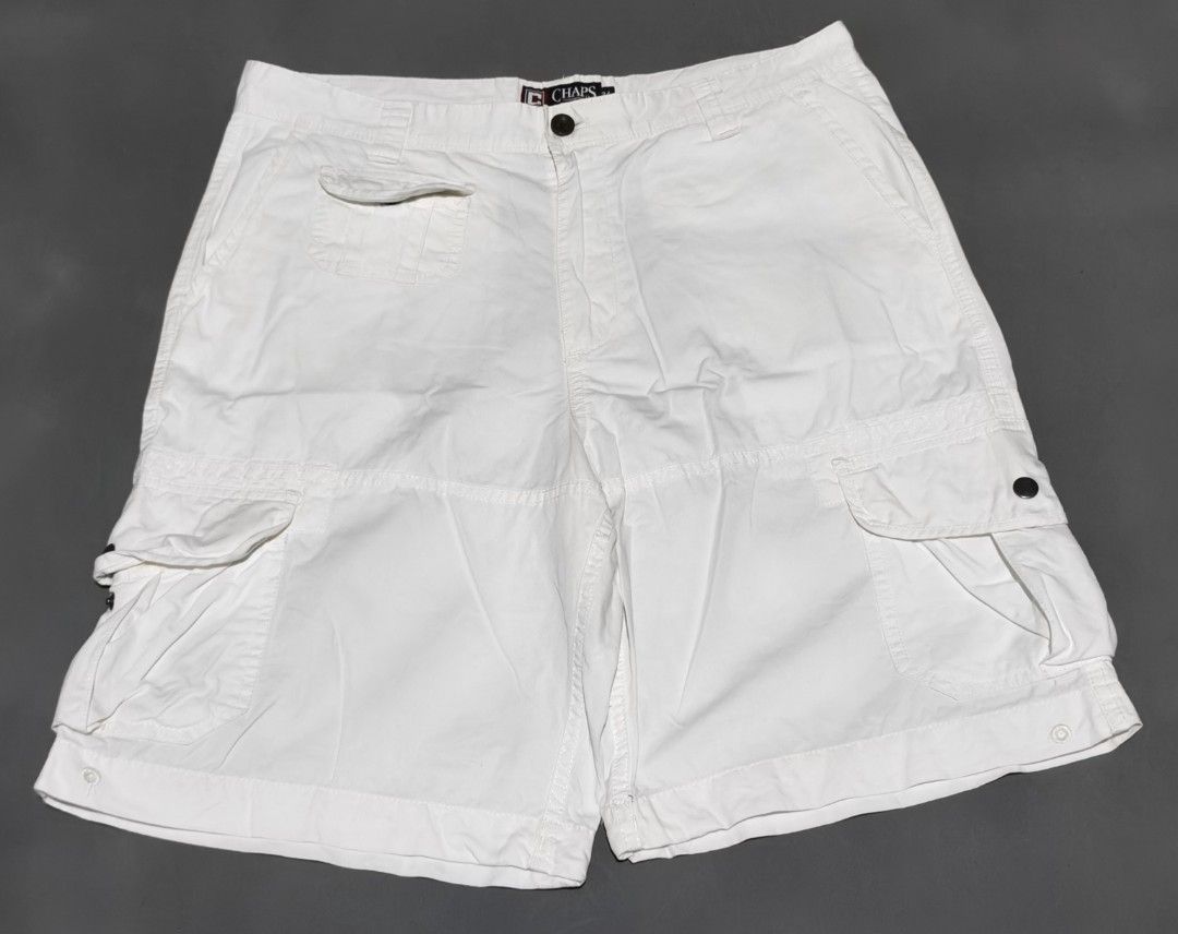 Chaps Solid White Cargo Shorts (Category: Shorts) located in Naga. Submitted by makuri_4400 (Listing ID 1467986686, Image 1). Description: L - 22.5 ‎ ‎W - 17 ‎ ‎Leg hole - 11.5 .