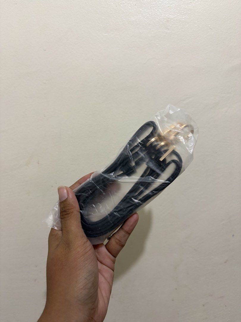 Charles and Keith Aubrielle Croc-Effect Belted Top Handle Bag (Category: Shoulder Bags) located in Bulacan. Submitted by cjhyy (Listing ID 1467922551, Image 3). Description: .
