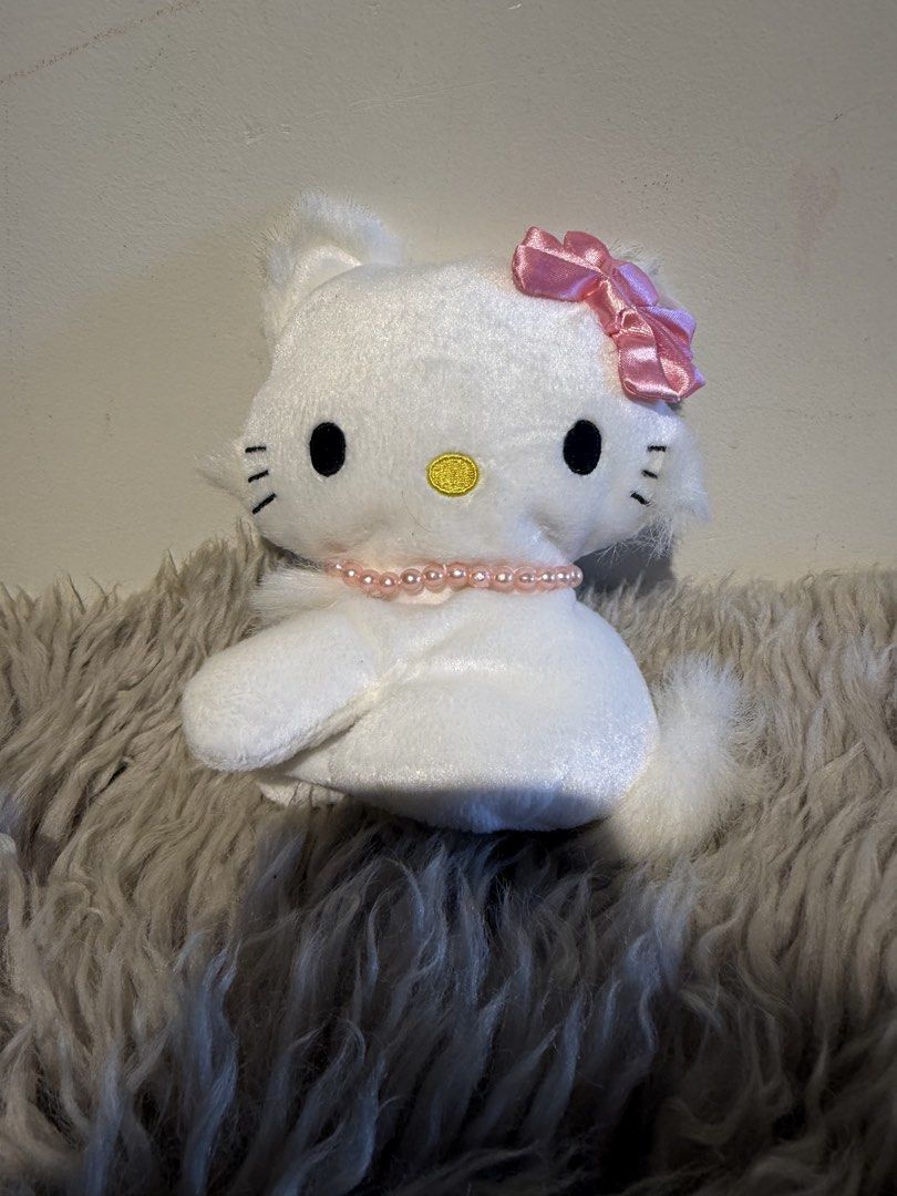 Charmmy kitty (Category: Plushies & Soft Toys) located in La Trinidad. Submitted by reeze_24 (Listing ID 1467839923, Image 1). Description: .