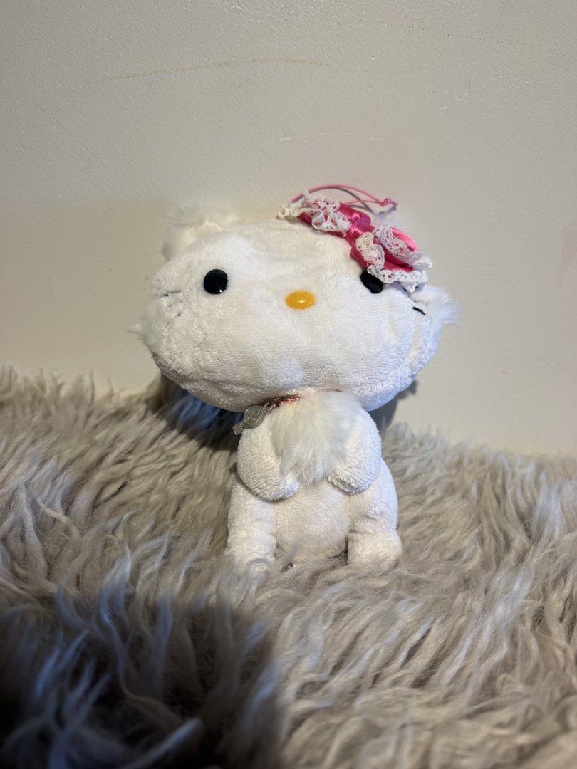 Charmmy kitty (Category: Plushies & Soft Toys) located in La Trinidad. Submitted by reeze_24 (Listing ID 1467840187, Image 1). Description: .