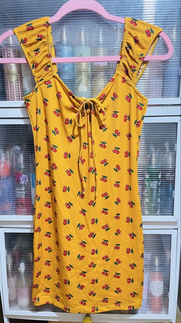Cherry Mustard Sleeveless Dress (Category: Dresses) located in Manila. Submitted by jinariii (Listing ID 1468029577, Image 2). Description: ▫️Like NEW ▫️Small to Medium size ▫️Stretchable ▫️Leg Length ▫️Super cute in actual 💰MOP: BPI | Maribank | MAYA | GCash.