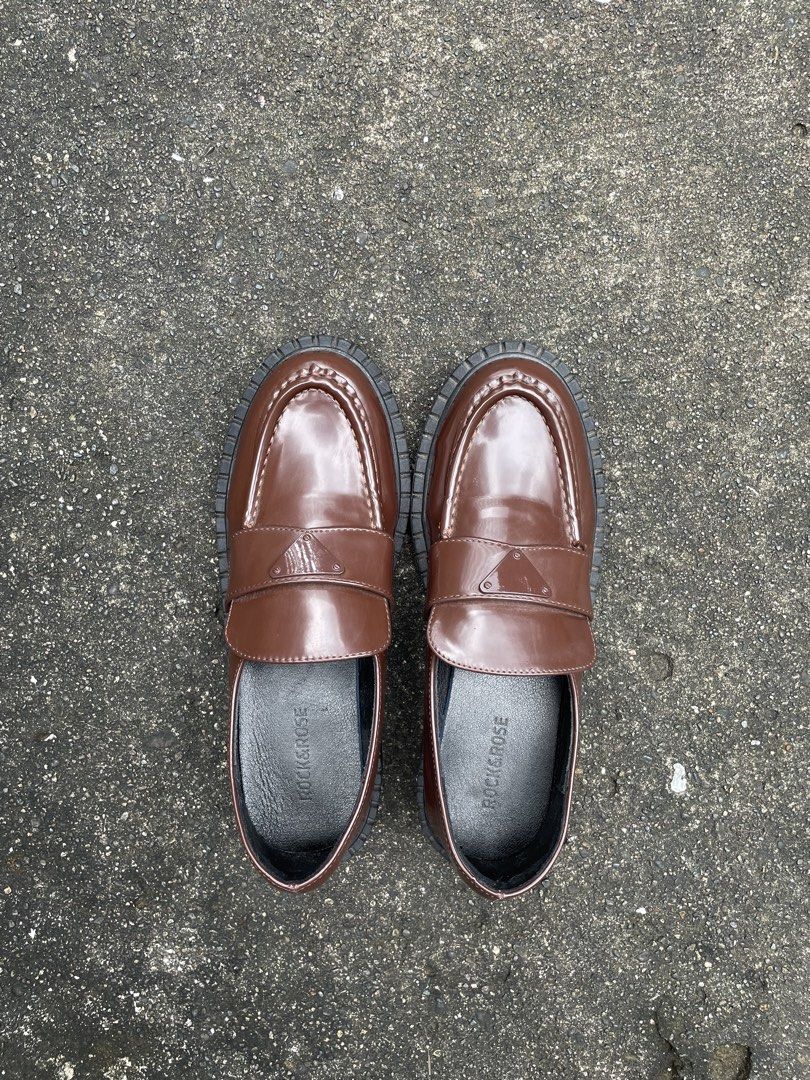 Chesca Women’s Brown Loafers (Category: Loafers) located in Quezon City. Submitted by jose_fuego (Listing ID 1467880409, Image 2). Description: Synthetic leather Size 39 Used once only RFS: wrong size, no receipt for return.