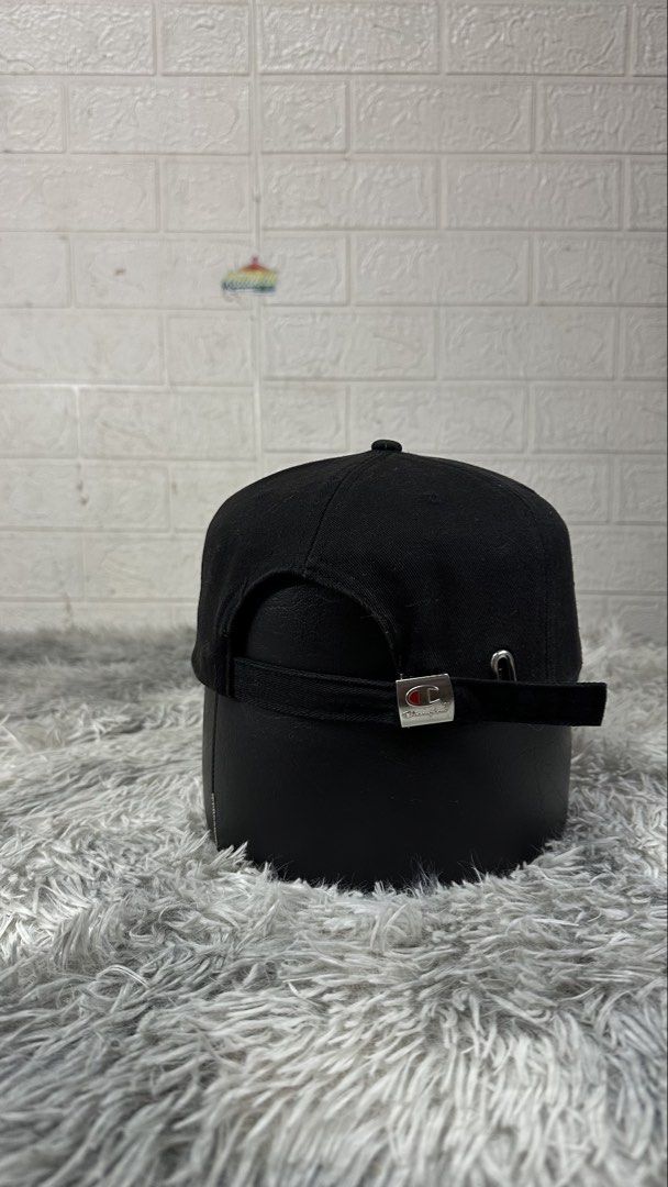 Ch*mpion adjustable buckle strap (Category: Caps & Hats) located in Manila. Submitted by paulovenegaskalakal2020 (Listing ID 1467890521, Image 3). Description: For sale! Kalakal Ch*mpion adjustable buckle strap Off- good for psg Adult Sign of usage Good as new MINE 650 +sf.