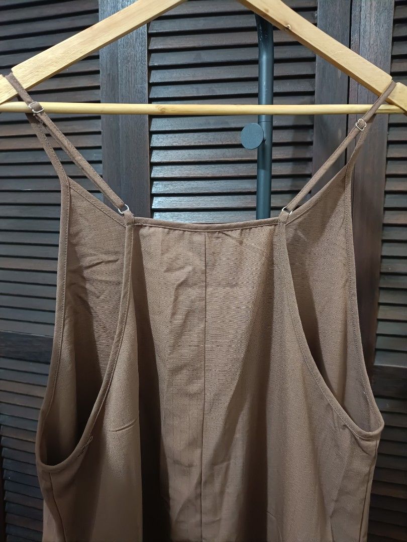 Chocobrown Jumpsuit (Category: Jumpsuits) located in Manila. Submitted by byjrb (Listing ID 1468039183, Image 2). Description: 🛍️ Brand-new items from SHEIN, Emery Rose, Zaful & more! Size : Large to XL 📦 Shipping: LBC / J&T / Lalamove 💸 MOP: GCash / BPI only DM for inquiries! 💌.