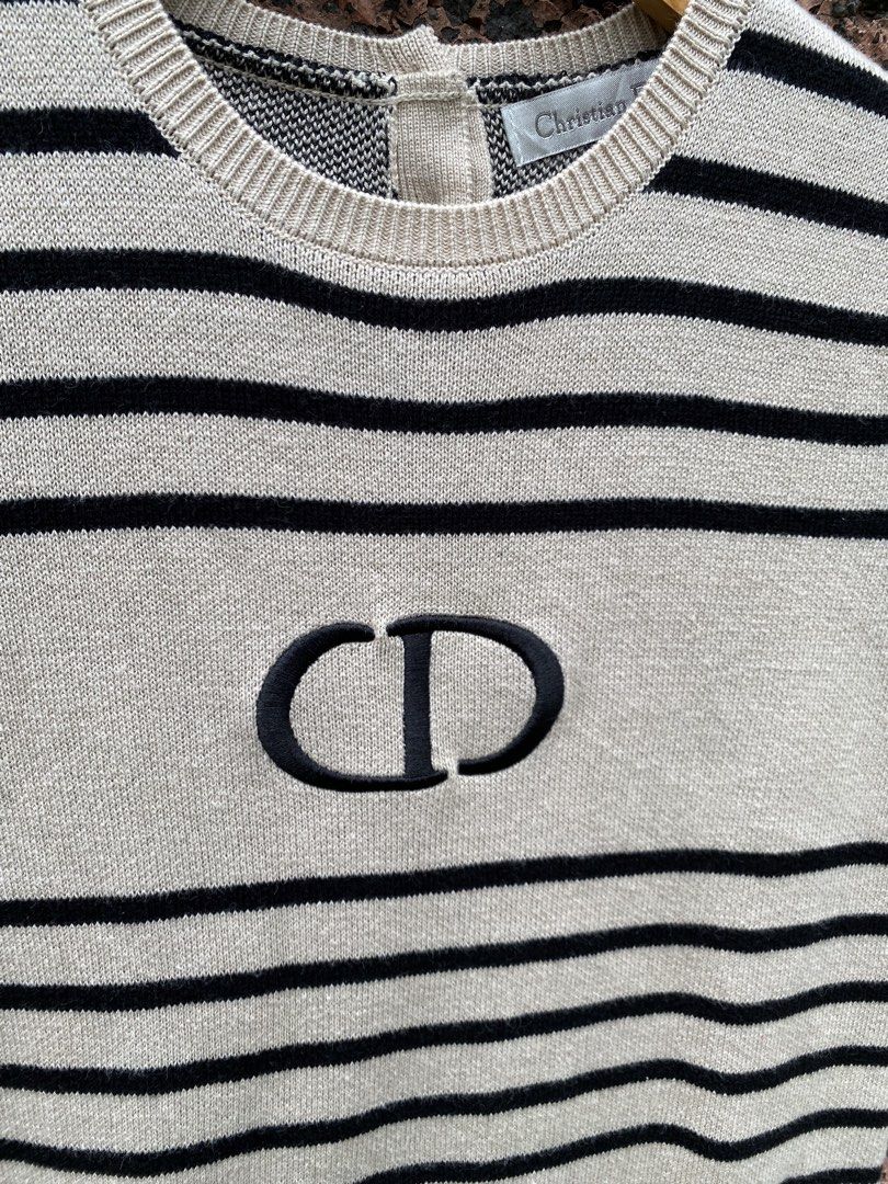 Christian dior knitted (Category: Blouses) located in Cabagan. Submitted by rangi0905 (Listing ID 1467973518, Image 3). Description: no issue size 10 .