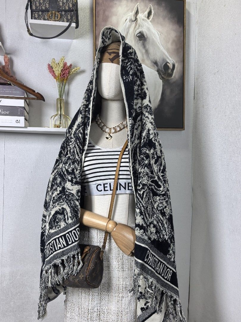 Christian dior scarf 3D (Category: Luxury Accessories) located in Baguio. Submitted by ashzachary (Listing ID 1467958389, Image 1). Description: Christian dior scarf 3D Condition :Excellent condition Color rate 10/10 Size :large Inches:W36/66 No issues No flaws Super ganda sa personal Pm. More details Good quality Plsss 📌No Bogus 📌No return MOP What you see is what you get PALAWAN, CEBUNA GCASH AND BDO Reminder😊 We're selling thrifted clothes 