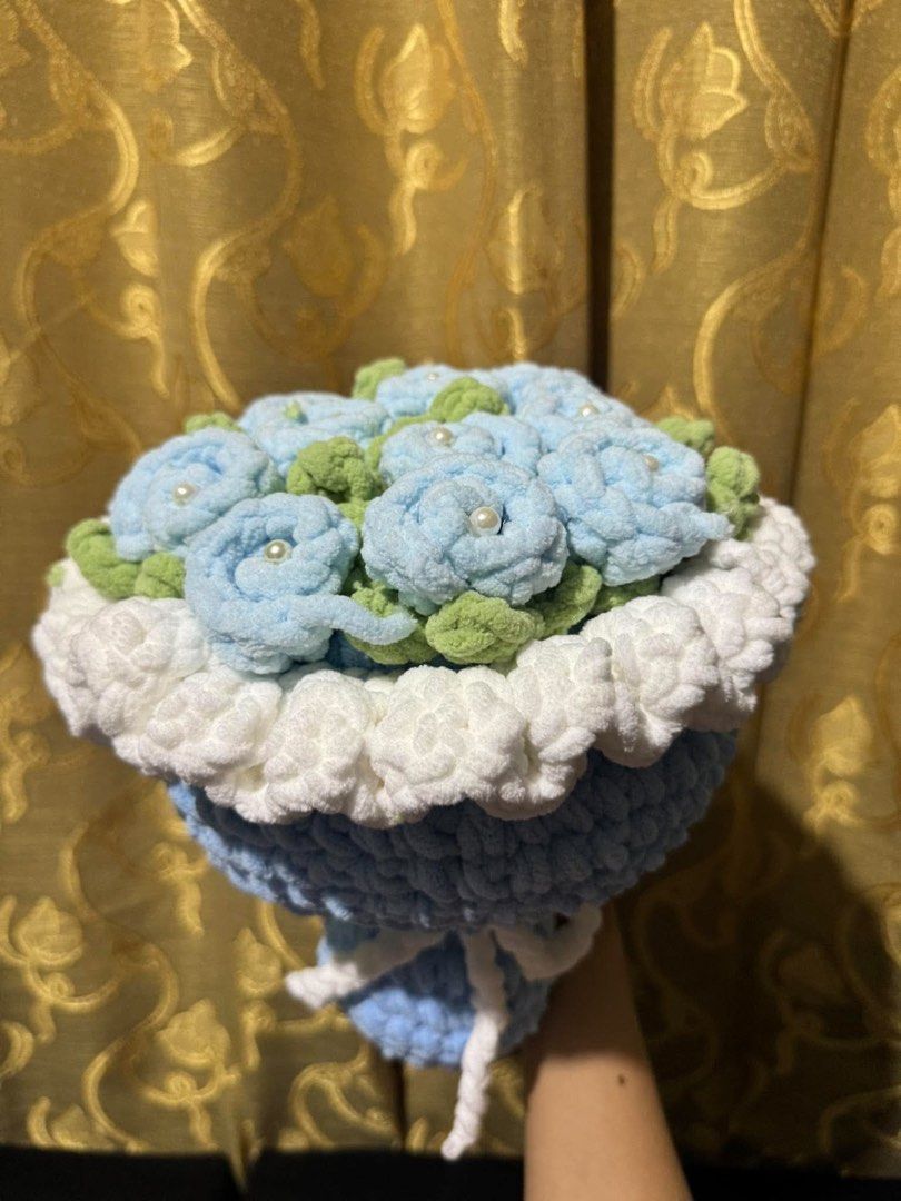 Chunky rose crochet bouquet (Category: Flowers & Bouquets) located in Pasig City. Submitted by fionithrifts (Listing ID 1467958917, Image 3). Description: 📍handmade .