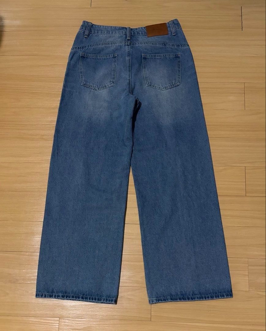 Cider Mid-Rise Solid Straight Leg Women Jeans Small (Category: Jeans) located in Quezon City. Submitted by garagesale2026 (Listing ID 1467840731, Image 2). Description: - Used once - In mint condition - Waist: 28-30"; Inseam: 29"; Length: 39".