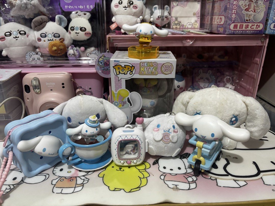 Cinnamoroll set see info below (Category: Designer & Blind Box Toys) located in Manila. Submitted by nagusamero (Listing ID 1467942347, Image 1). Description: Strictly no lowballing 📌 all authentic 📌 working lights cinna tamagotchi 📌 all from blindboxes and gacha bandai 📌 with freebie mini cinna from blind pack 📌 cinna large bling have stain but washable .
