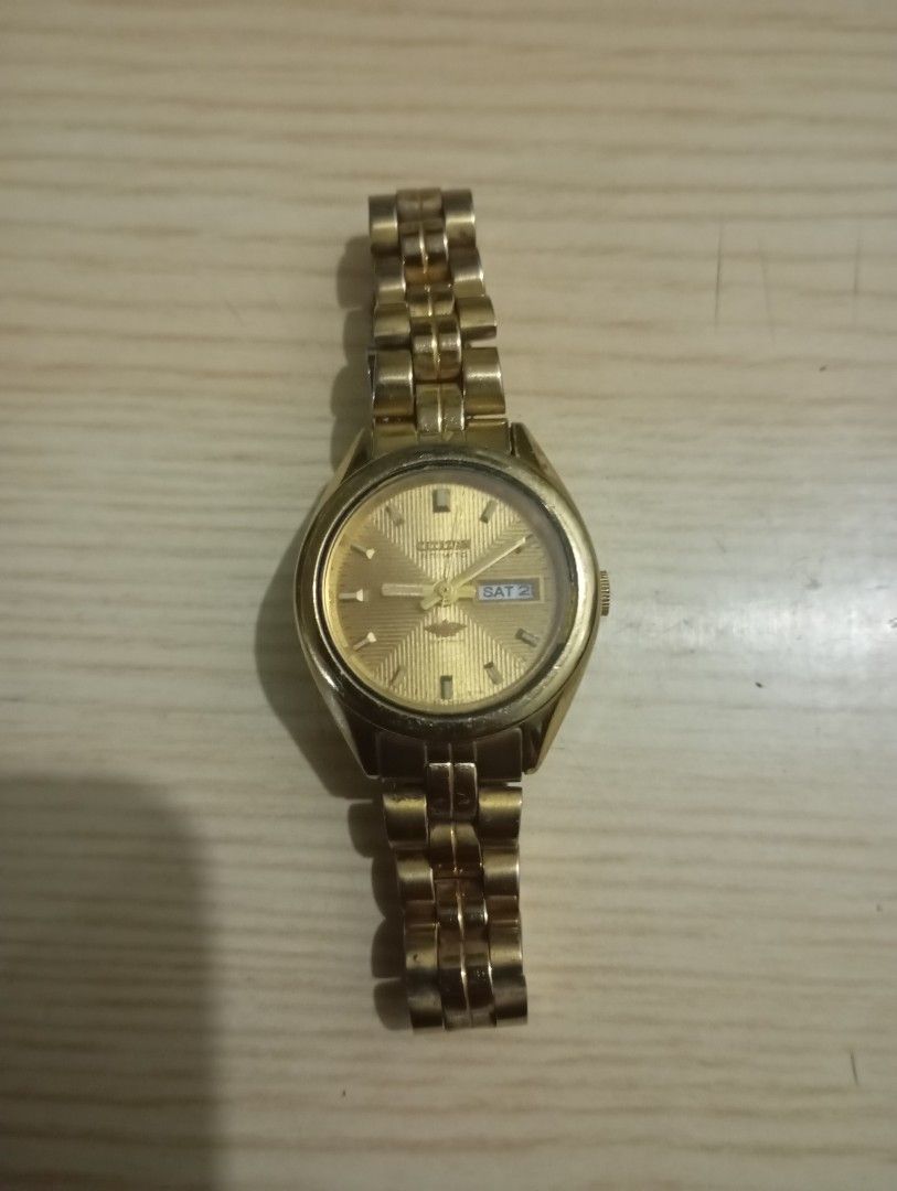 Citizen automatic (Category: Women's Watches) located in Las Pinas. Submitted by quick_deals_great_finds2 (Listing ID 1468049056, Image 2). Description: Original good working condition 25mm small fits wrist 6.8.