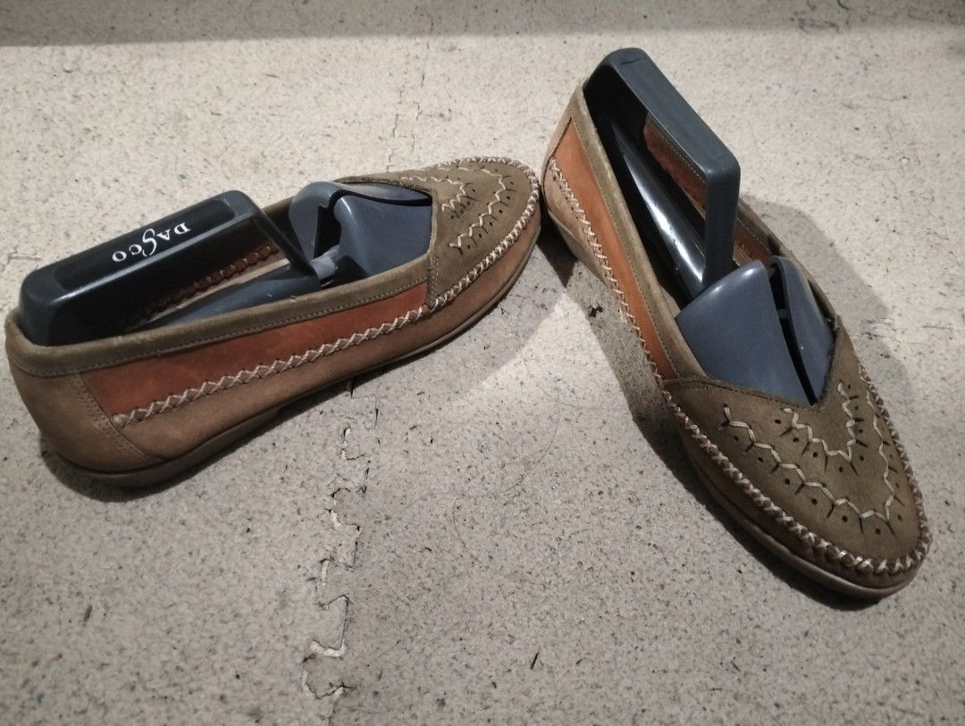 Clarks Womens slip on (Category: Loafers) located in Baguio. Submitted by dapper_deals (Listing ID 1467984052, Image 2). Description: These are Clarks women's slip-on casual shoes or loafers in a tan and pink/coral suede-leather combination with a size of 5 ½ marked on the insole. Leather Upper Lea / Man Made Text Lining Man Made Sole size indicated using tape measure pm me for other details needed.