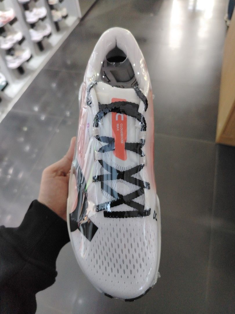 Cloud Boom Max (Category: Sneakers) located in Quezon City. Submitted by rvnnnnnn (Listing ID 1467882299, Image 2). Description: .