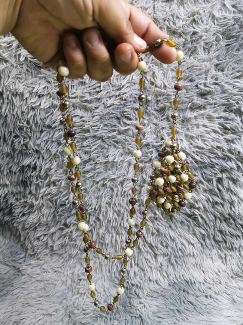 Clustered Tassel Drop Long Layered Beaded Necklace (Category: Necklaces) located in Santa Cruz. Submitted by jmy_surplus.2 (Listing ID 1467913151, Image 3). Description: Size ; L - 26 W - 2.4 Color ; White , Gold Type ; Necklace Brand ; No Brand Material ; Faux pearl Style ; Faux Pearl beaded Long Necklace LG 117 JMY 3 Batch #225.