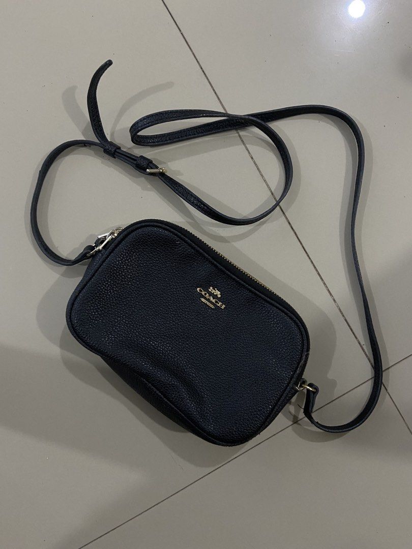 Coach Camera Jamie Bag (Category: Luxury Bags & Wallets) located in Panabo. Submitted by thrifty.red (Listing ID 1467921621, Image 1). Description: no issue excellent.
