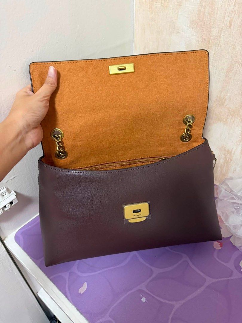 Coach Chelsea 30 in Chain (Category: Shoulder Bags) located in Binan City. Submitted by pinkykeenshop (Listing ID 1468050105, Image 3). Description: .