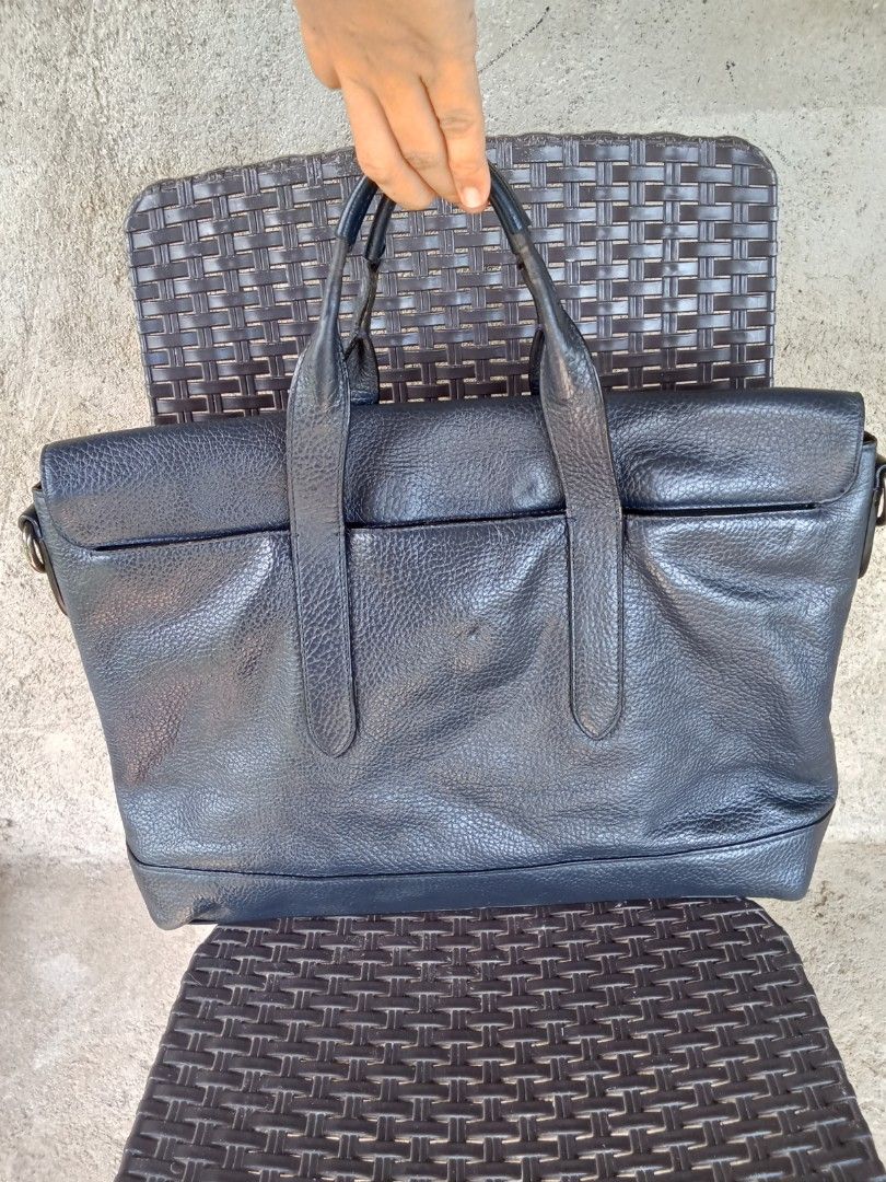 COACH HAMILTON PORTFOLIO BRIEFCASE GENUINE LEATHER (Category: Briefcases) located in Vinzons. Submitted by gracecollectionsph09 (Listing ID 1467886981, Image 2). Description: GOOD CONDITION SIGNS OF USED PRESENT PAYMENT FIRST BICOL LOCATION.