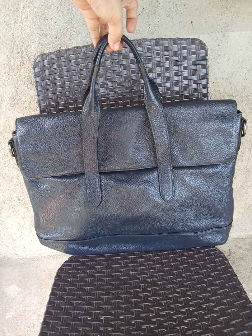 COACH HAMILTON PORTFOLIO BRIEFCASE GENUINE LEATHER (Category: Briefcases) located in Vinzons. Submitted by gracecollectionsph09 (Listing ID 1467886981, Image 1). Description: GOOD CONDITION SIGNS OF USED PRESENT PAYMENT FIRST BICOL LOCATION.